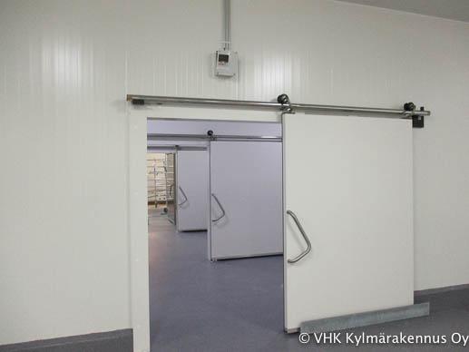 Kylmähuoneen liukuovi